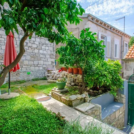 Kanavelic Place - Old Town Apartment *