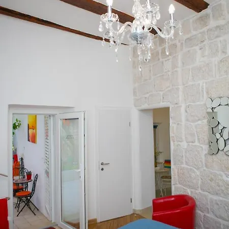 Kanavelic Place - Old Town Apartment *