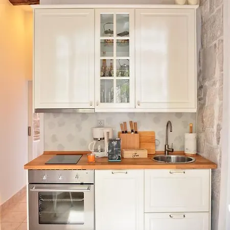 Kanavelic Place - Old Town Apartment
